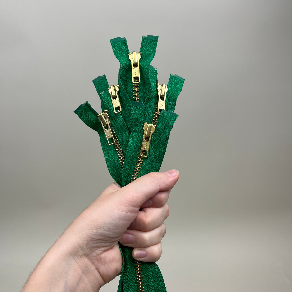 5 Separating Metal Zippers - Shamrock & Gold 26.5" (NZP0520)