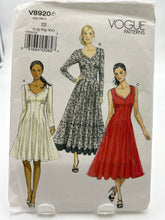 Load image into Gallery viewer, VOGUE Pattern, Misses&#39; Dress (PVO8920B)
