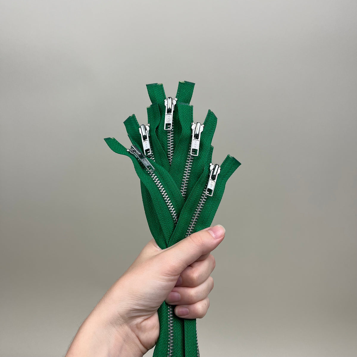 5 Separating Metal Zippers - Punchy Green & Silver 25.5" (NZP0522)