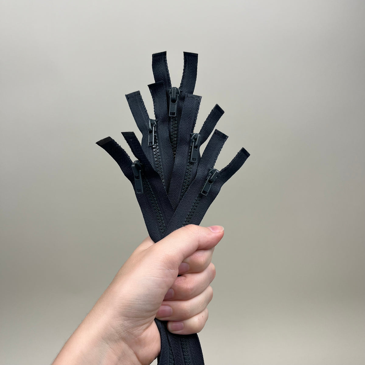 5 Two-Way Nylon Zippers - Charcoal 23" (NZP0521)