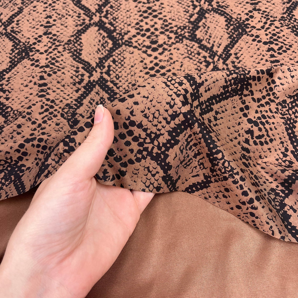 Slinky Knit - Brown Snakeskin (KIT0300)