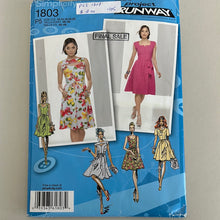 Load image into Gallery viewer, SIMPLICITY Pattern, Misses&#39;/Petite Dress (PSI1803)
