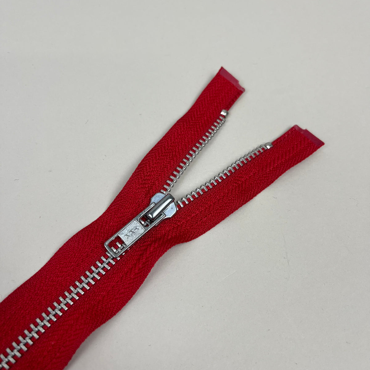 5 Separating Metal Zippers - Red & Silver 26.5" (NZP0480)