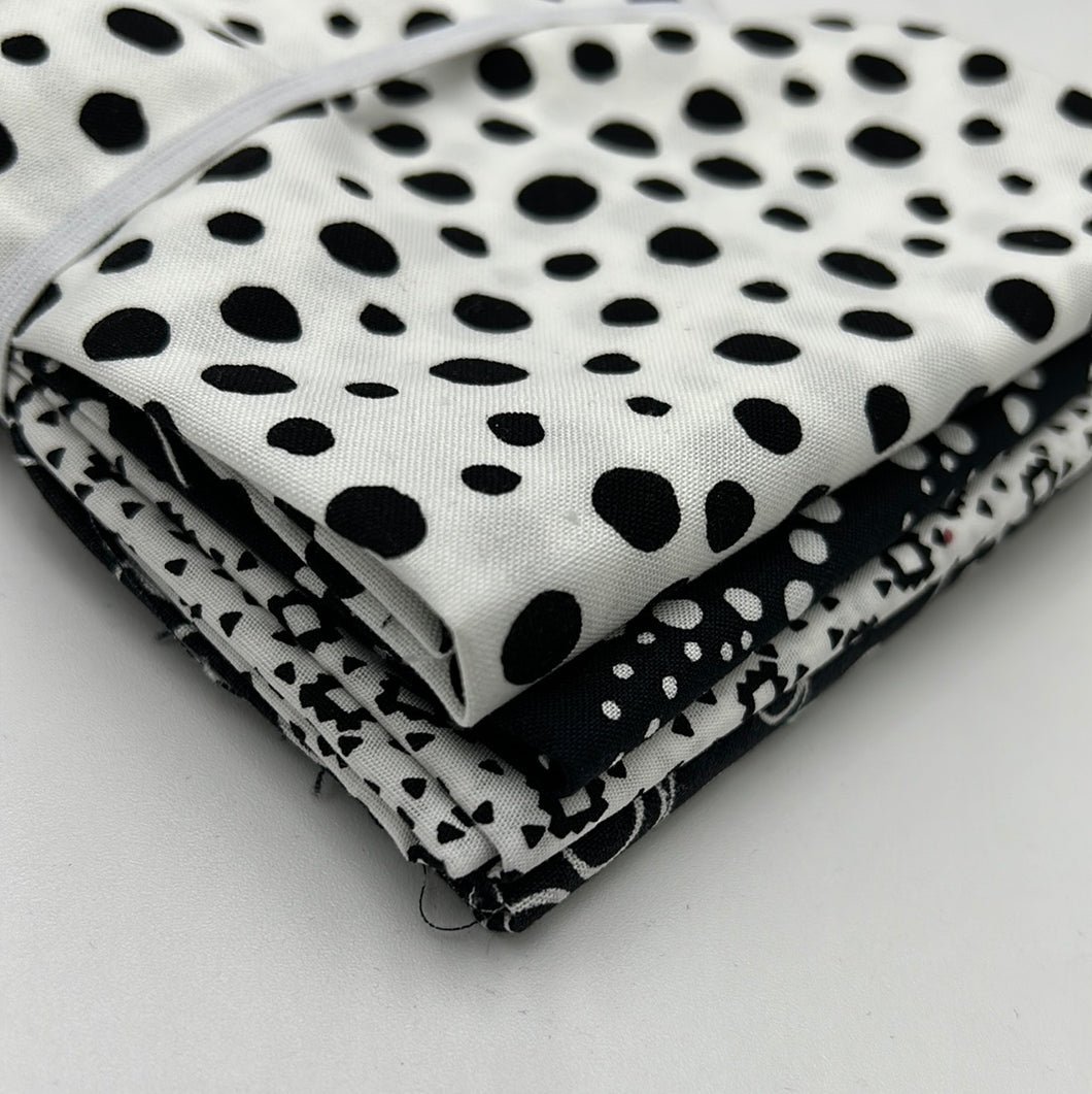 Quilting Cotton Bundle, Black & Whites (WQC1846:1847)