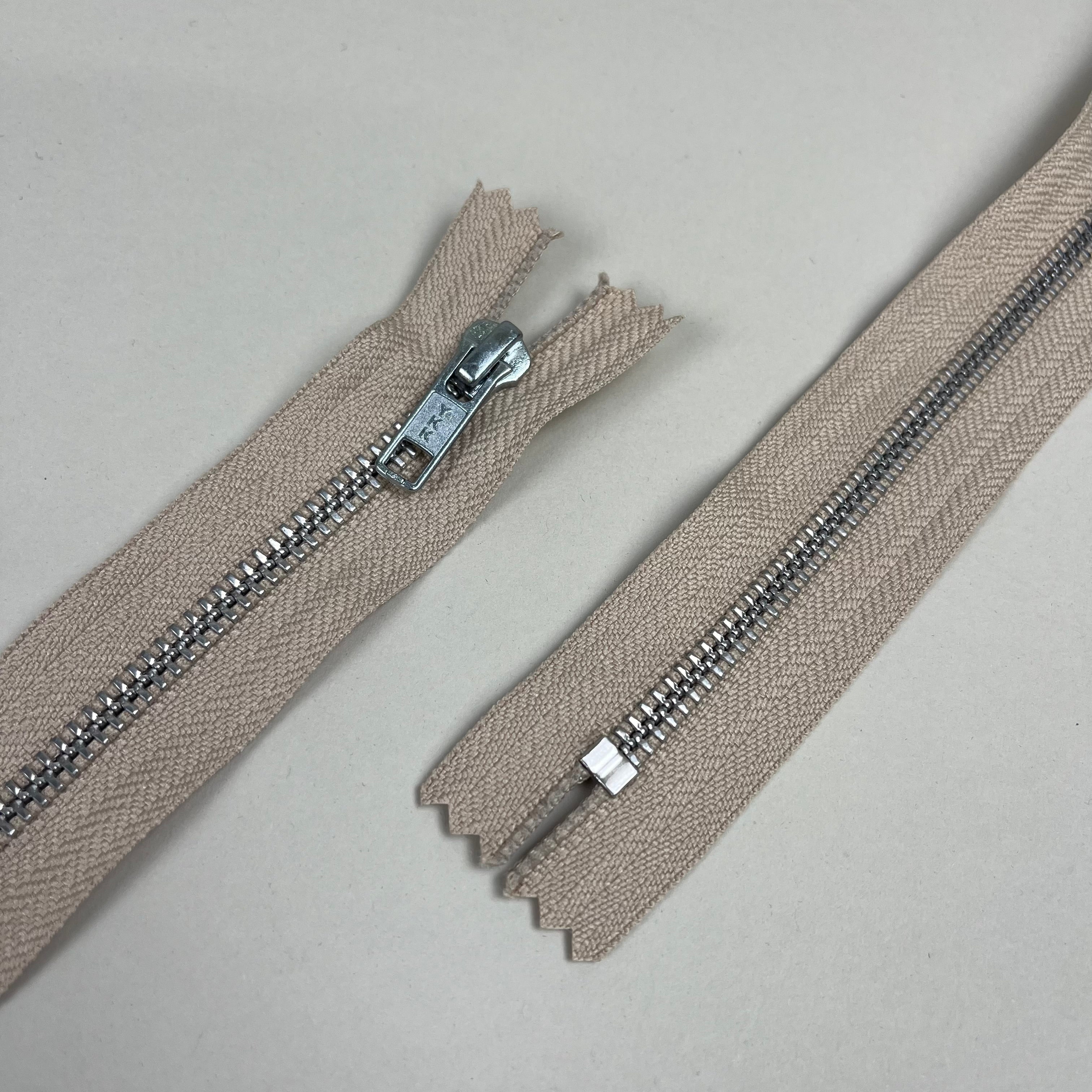 Closed-End Metal Zipper - Sand Dune & Silver 21" (NZP0435)