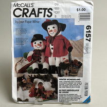 Load image into Gallery viewer, MCCALL&#39;S Pattern, Snowmen &amp; Gingerbread (PMC6157)
