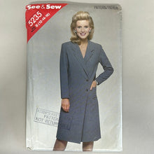 Load image into Gallery viewer, Vintage BUTTERICK Pattern, Misses&#39; Dress (PBT5235)
