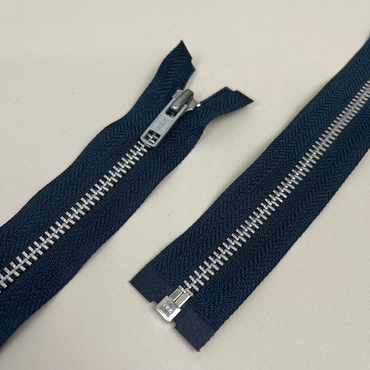 5 Separating Metal Zippers - Navy & Silver 19" (NZP0486)