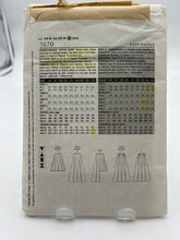 Load image into Gallery viewer, VOGUE Pattern, Misses&#39; Skirt (PVO7670)
