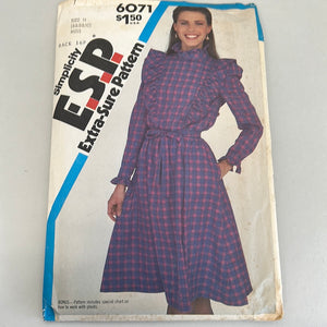 SIMPLICITY Vintage Pattern, Misses' Pullover Dress (PSI6071)