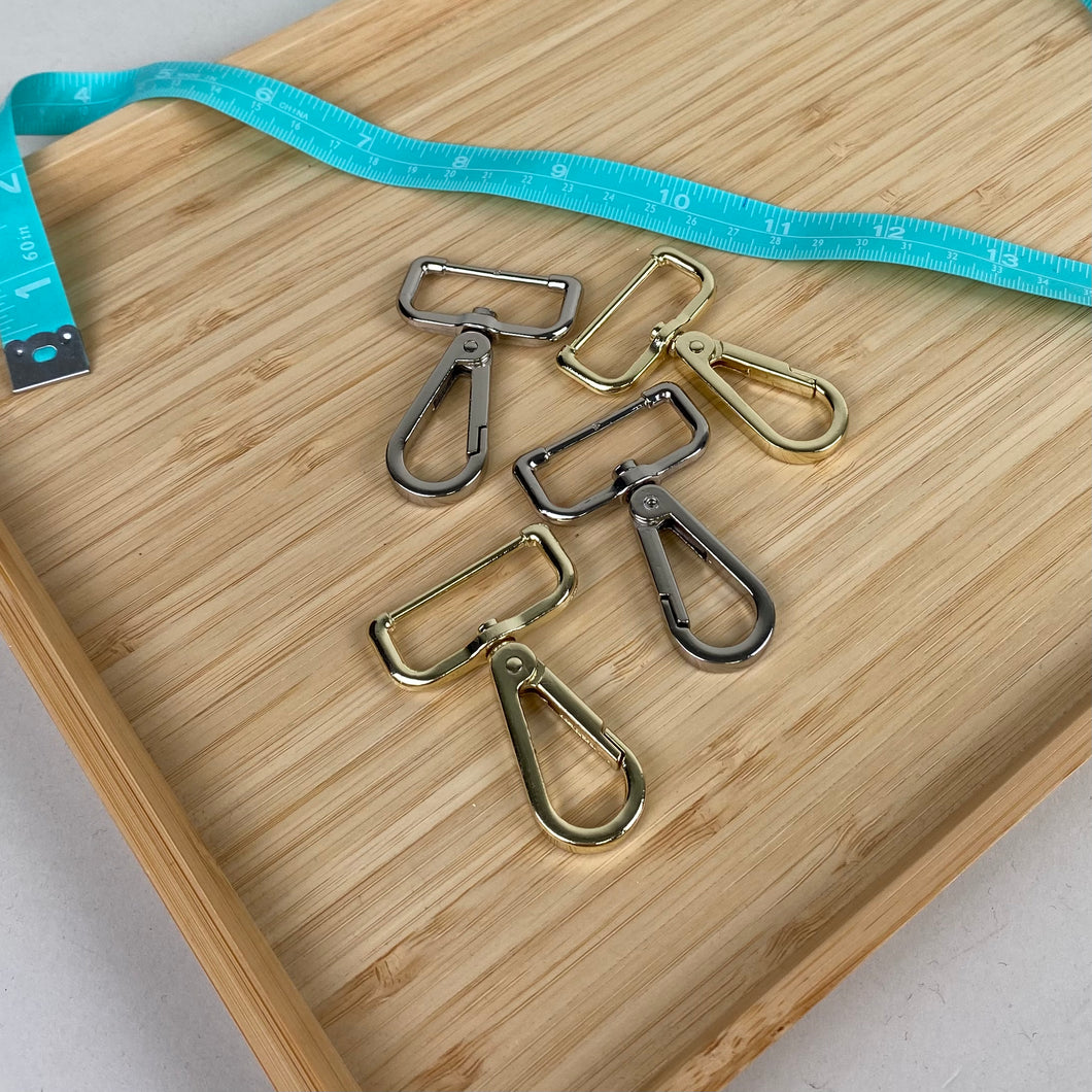 35mm Swivel Hooks (4x)  - Silver and Gold Tone (NXX1535)