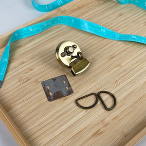 Key Lock + 2 D-Rings - Antique Gold (NXX1579)