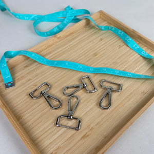 35mm Swivel Hooks (4x)  - Silver Tone (NXX1531)
