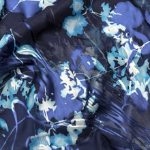 Load image into Gallery viewer, Blouse Weight, Berry Branches (WDW2968)
