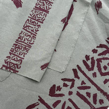 Load image into Gallery viewer, Silk Dress Weight - Burgundy on Grey (WDW3083)
