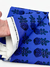 Load image into Gallery viewer, Marimekko Cotton Shirting, Periwinkle Roses (WDW2416)

