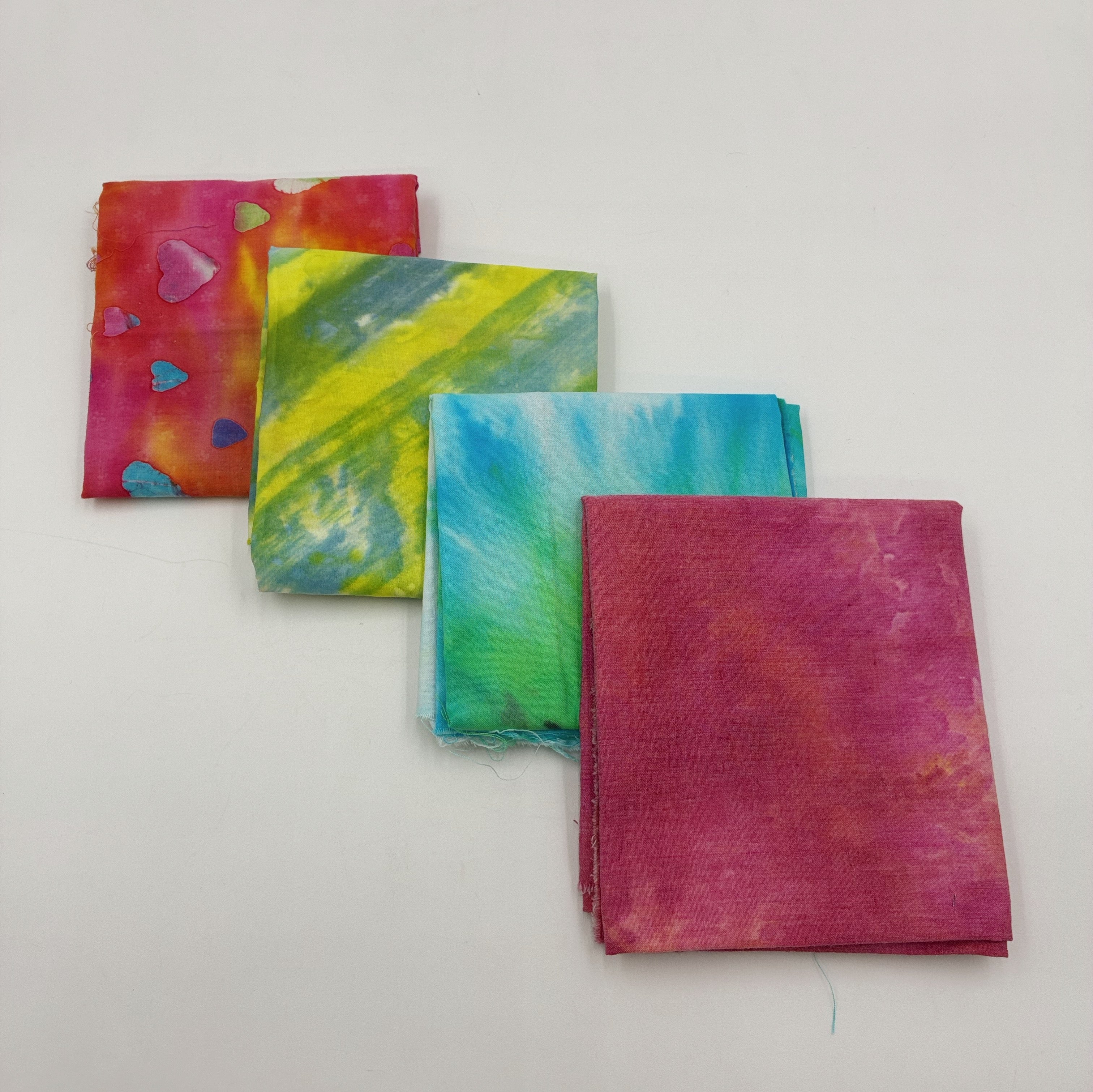 Quilting Cotton Fat Quarter Bundle - Batiks & Hand-Dyed (WQC3156)