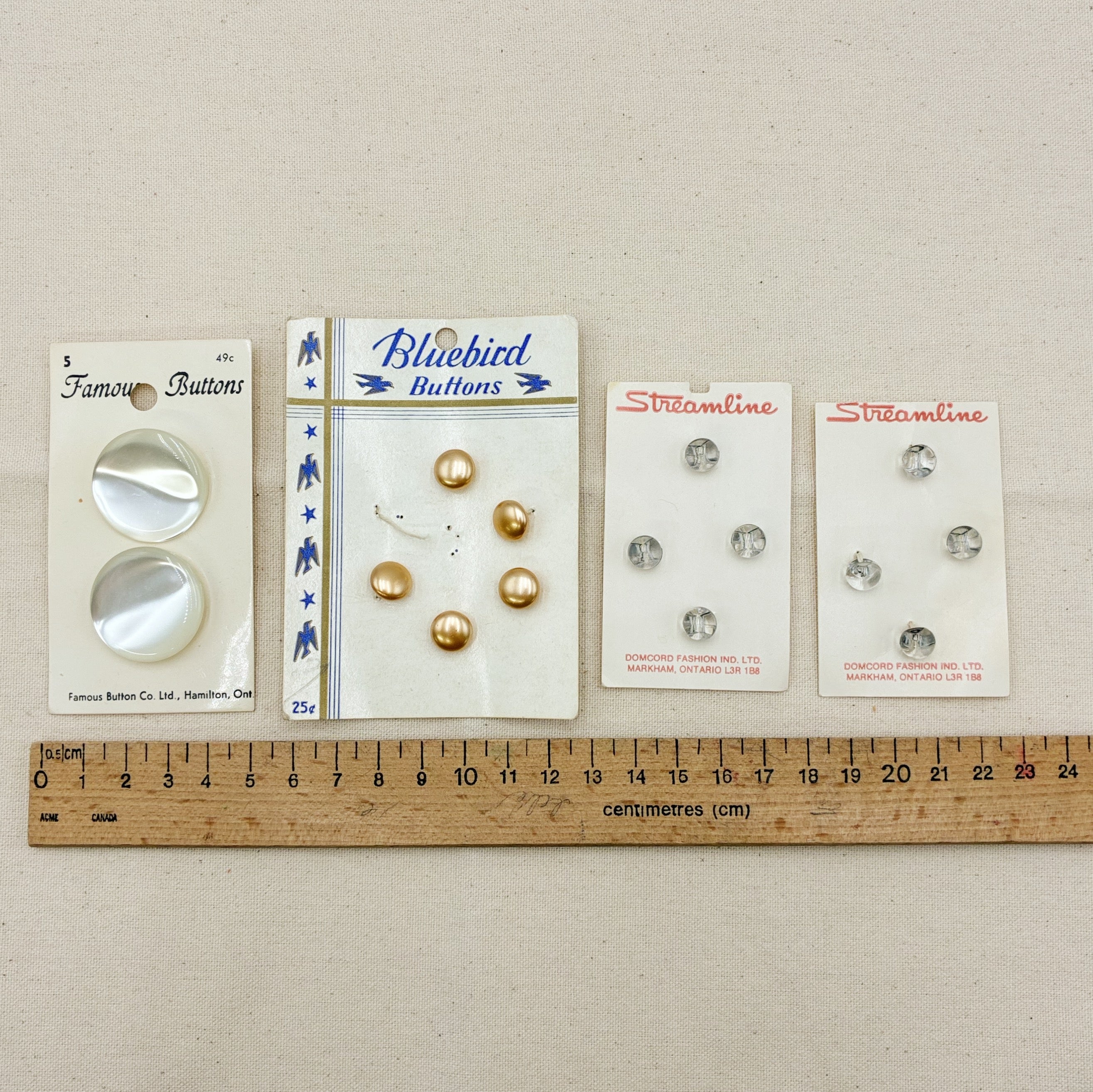 Vintage Buttons - 15 Shiny (NBU0774)