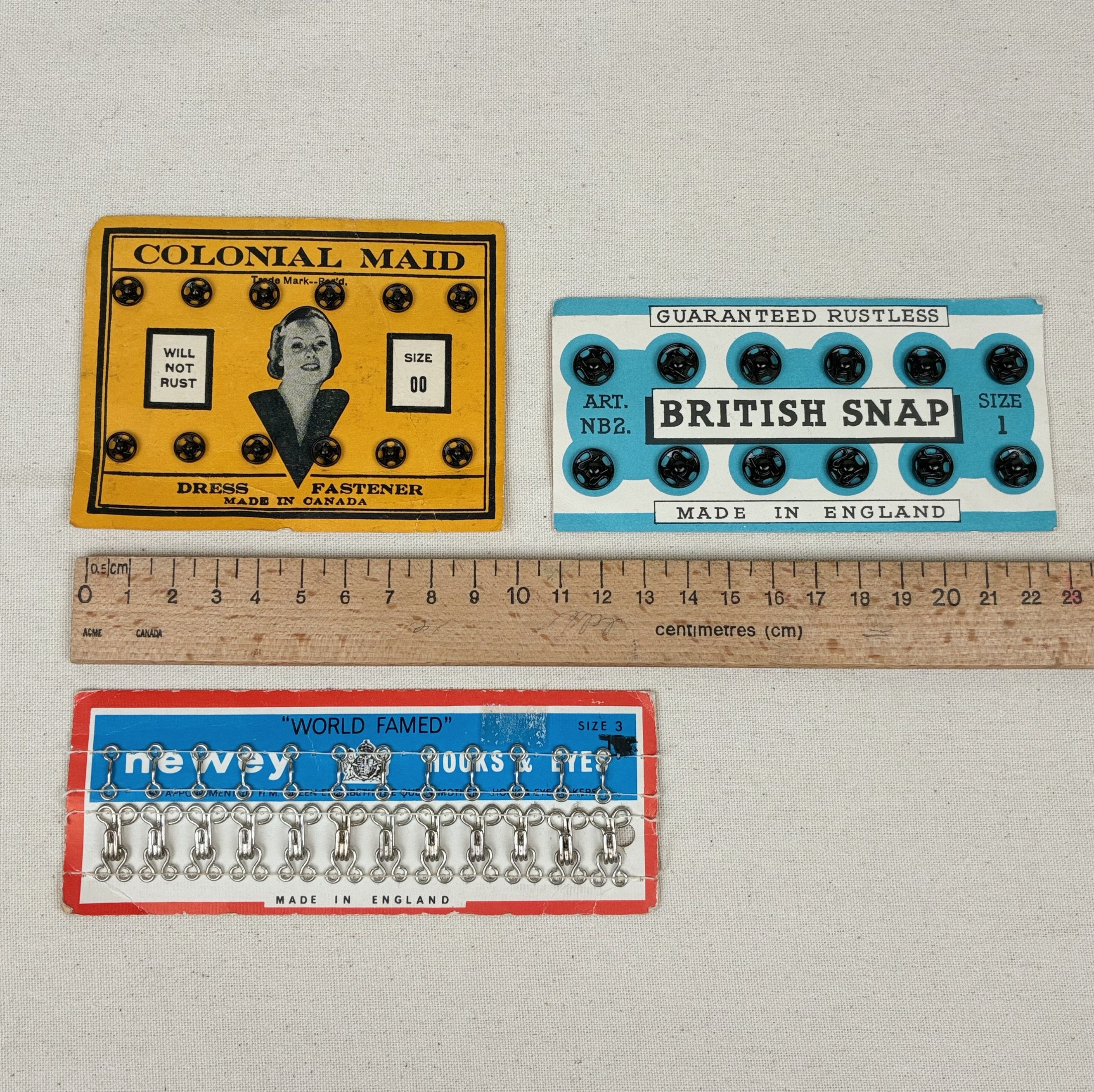 Vintage Assorted Snaps, Hooks & Eyes - 4 Pack (NXX1781)