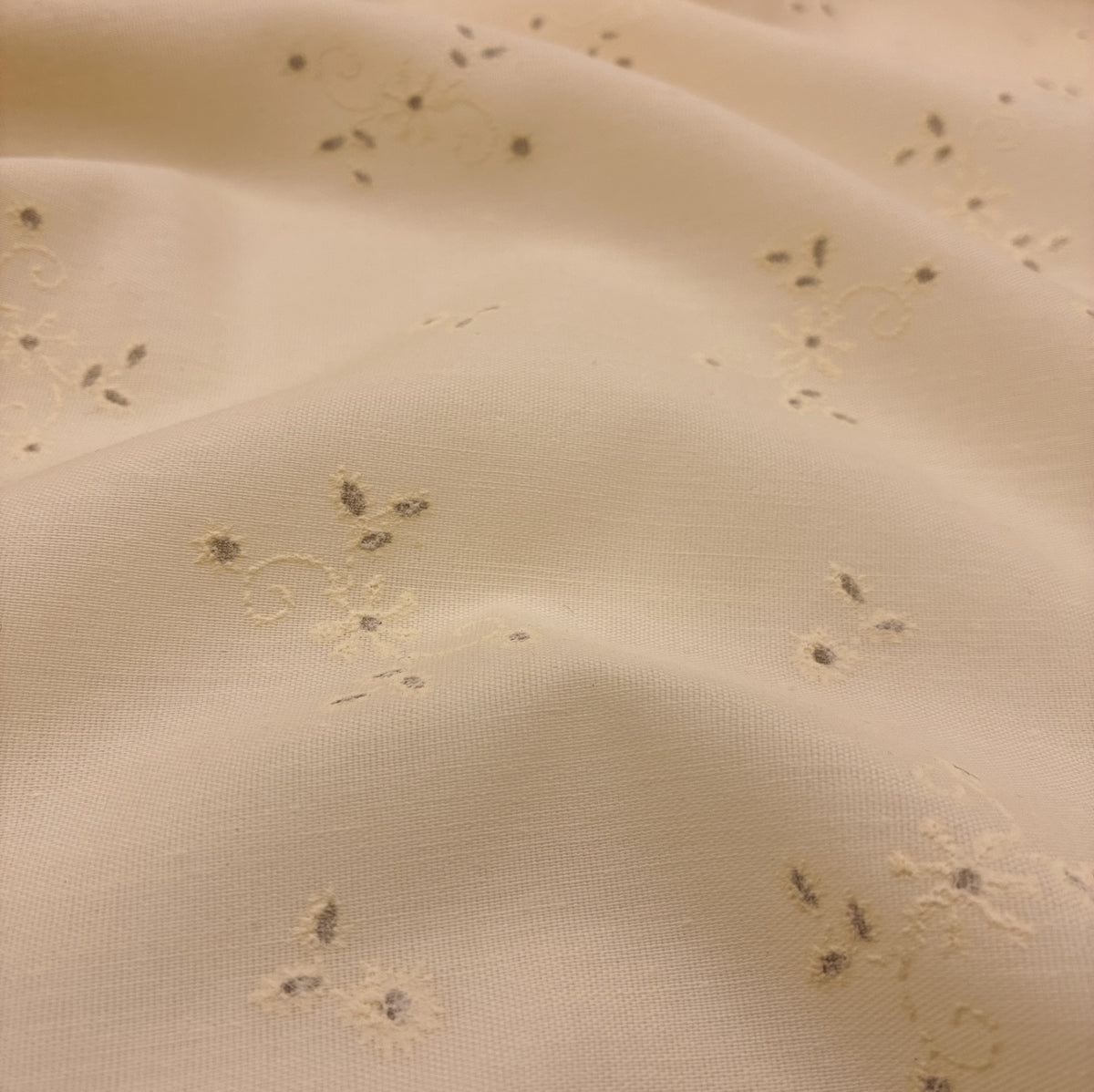 Home Decor - Dainty Buttercream Floral (HDH0877:8)
