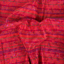 Load image into Gallery viewer, Blouse Weight, Raspberry Houndstooth (WDW3043)
