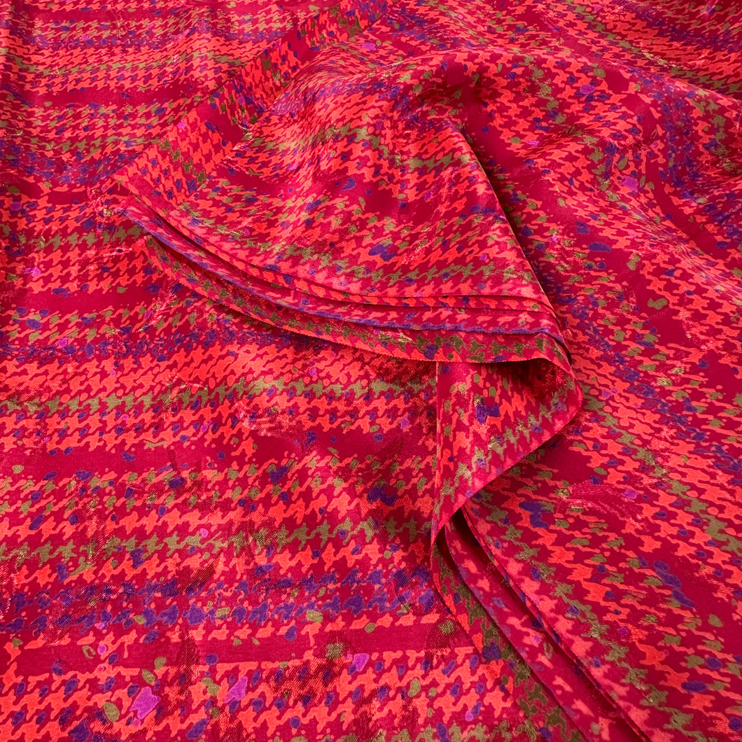 Blouse Weight, Raspberry Houndstooth (WDW3043)