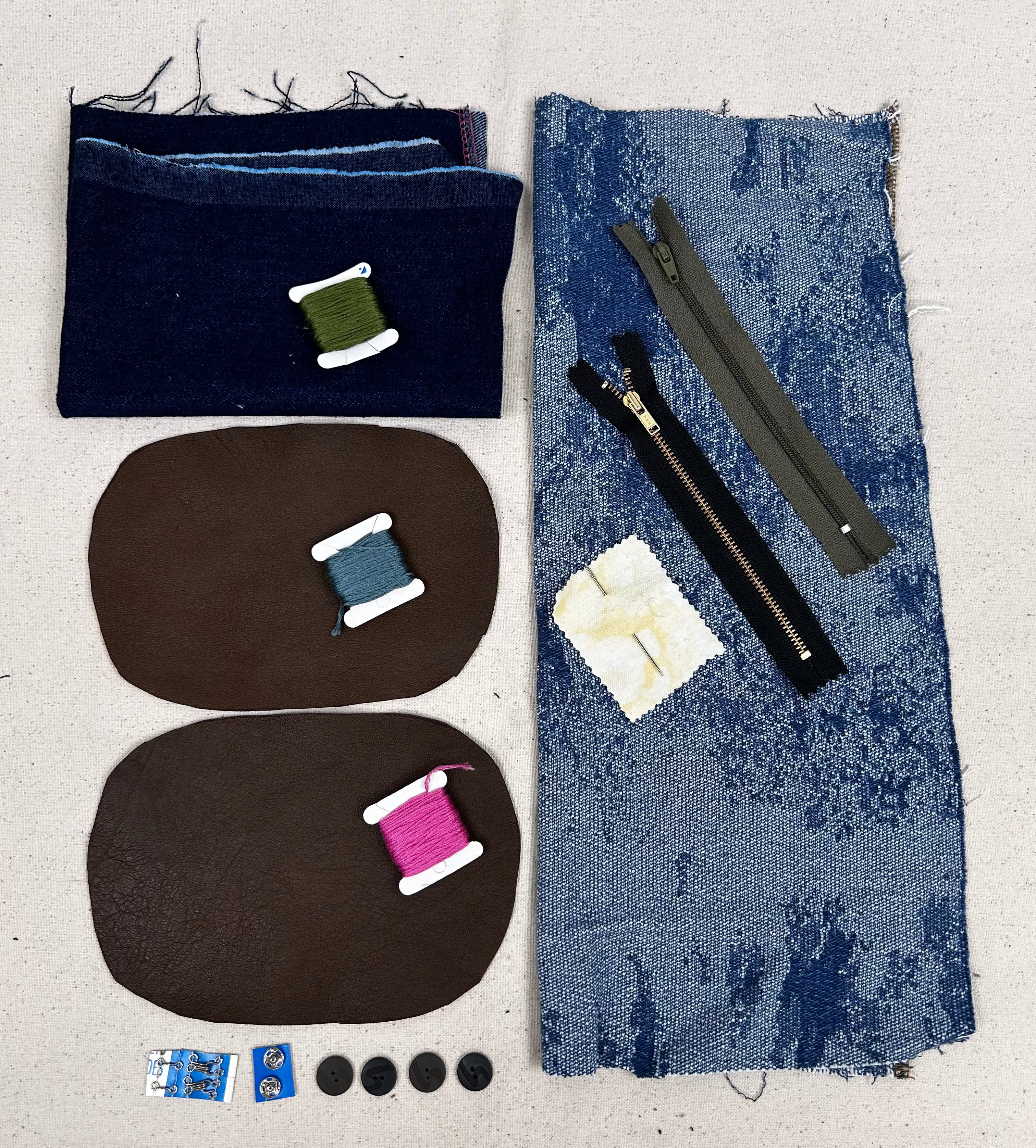 Mending Kit - Buttons, Patches, Zippers, and More (NXX1925)