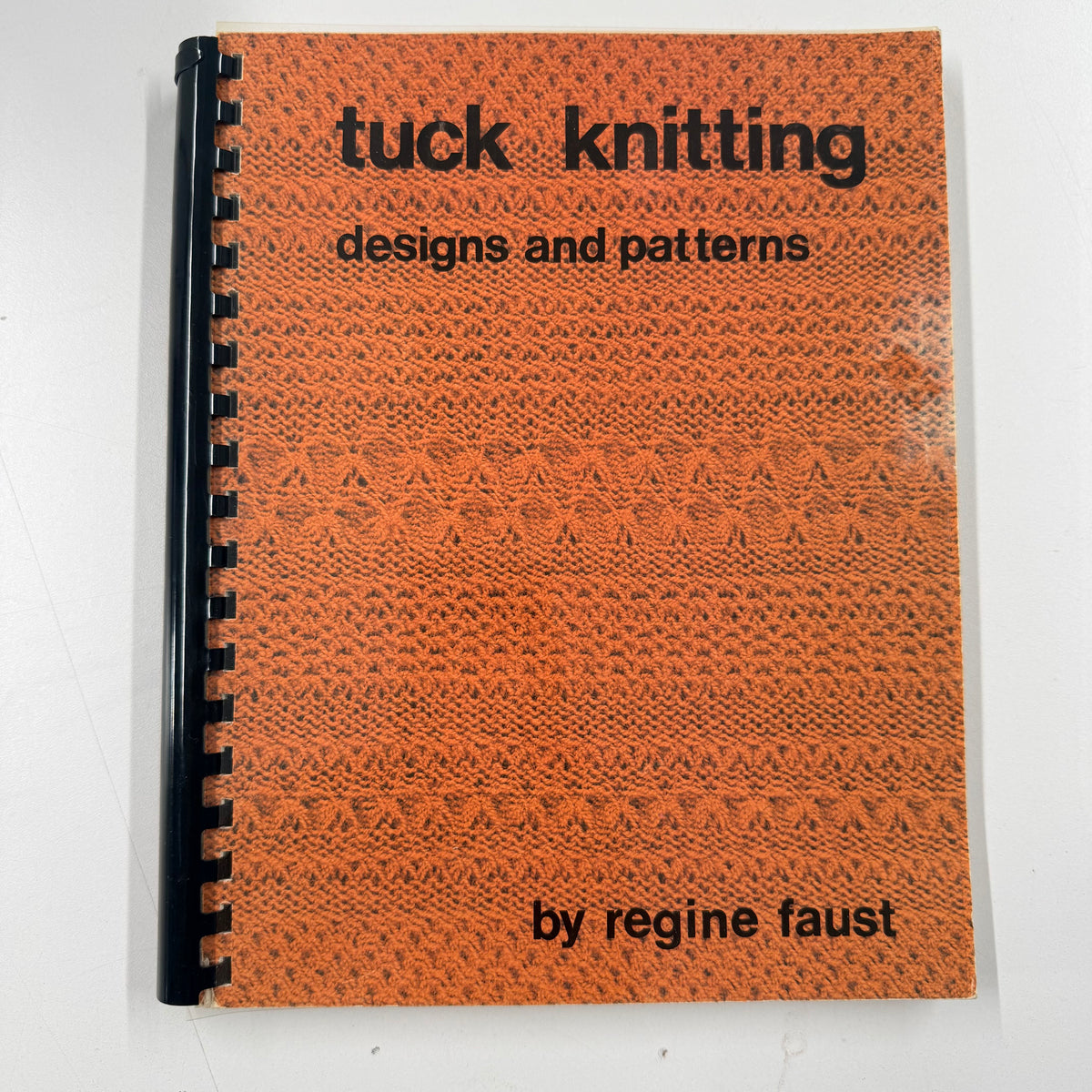 Machine Knitting Book - Tuck Knitting Designs and Patterns (NBK0370)