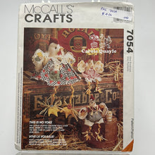 Load image into Gallery viewer, MCCALL&#39;S Pattern, Stuffed Chickens (PMC7054)
