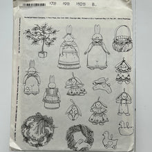 Load image into Gallery viewer, MCCALL&#39;S Pattern, Springtime Decorations (PMC5225)
