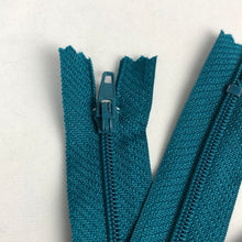 Load image into Gallery viewer, Closed Nylon Zipper, Teal (NZP0079:80)
