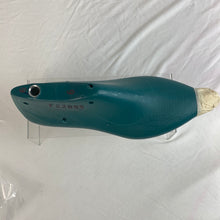 Load image into Gallery viewer, Flat Shoe Last, Single (right), Size 9, Plastic, Removable Cone (NXX0931)
