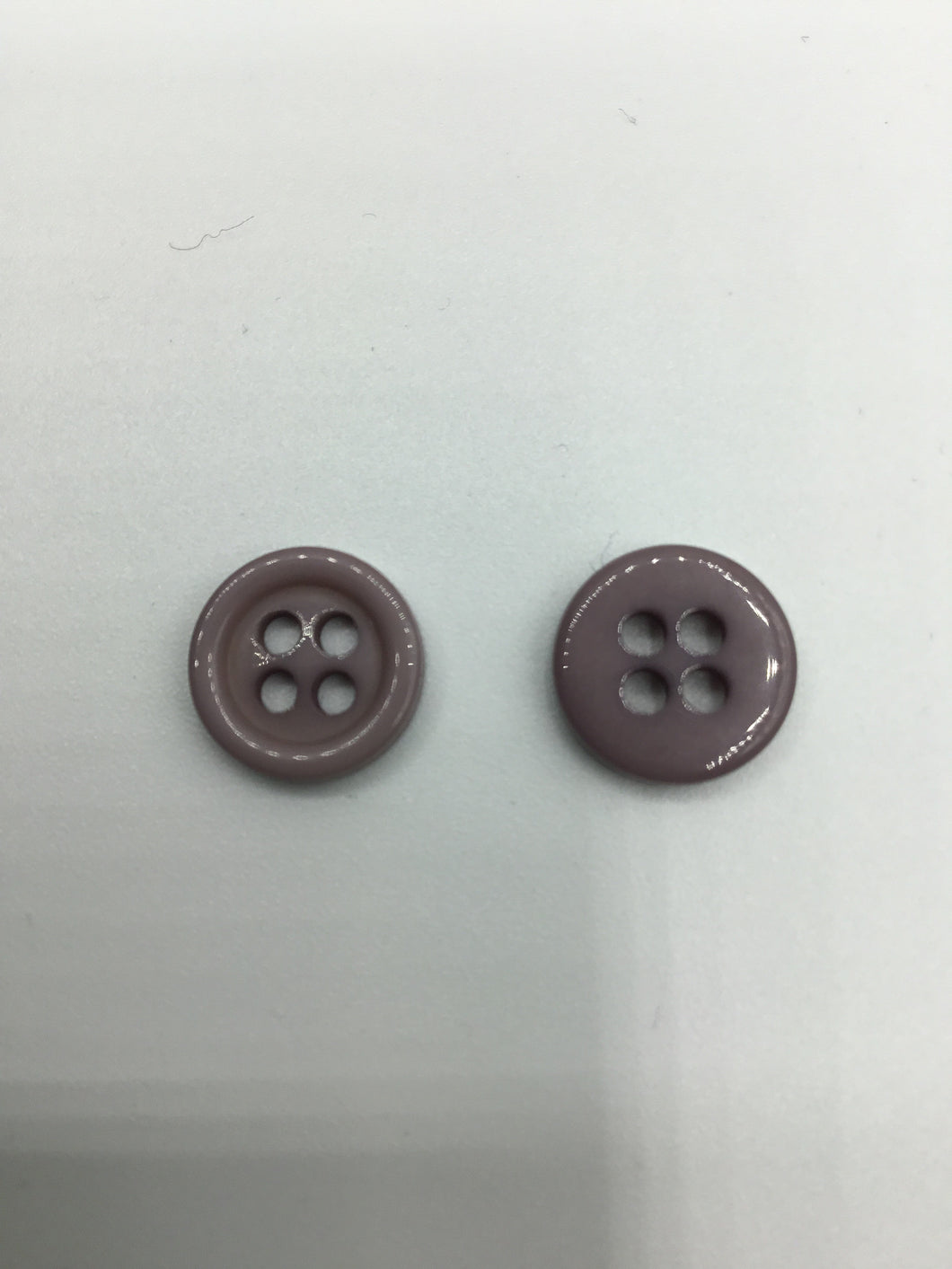 Plastic Buttons, Mauve (NBU0414)