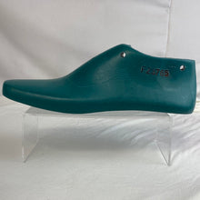 Load image into Gallery viewer, Flat Shoe Last, Single (left), Size 13, Plastic, Removable Cone (NXX0928)
