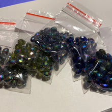 Load image into Gallery viewer, Vitrail Glass Beads, 5 colours (NBD0510:514)
