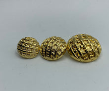 Load image into Gallery viewer, Buttons, Gold Plastic / NBU0026:28

