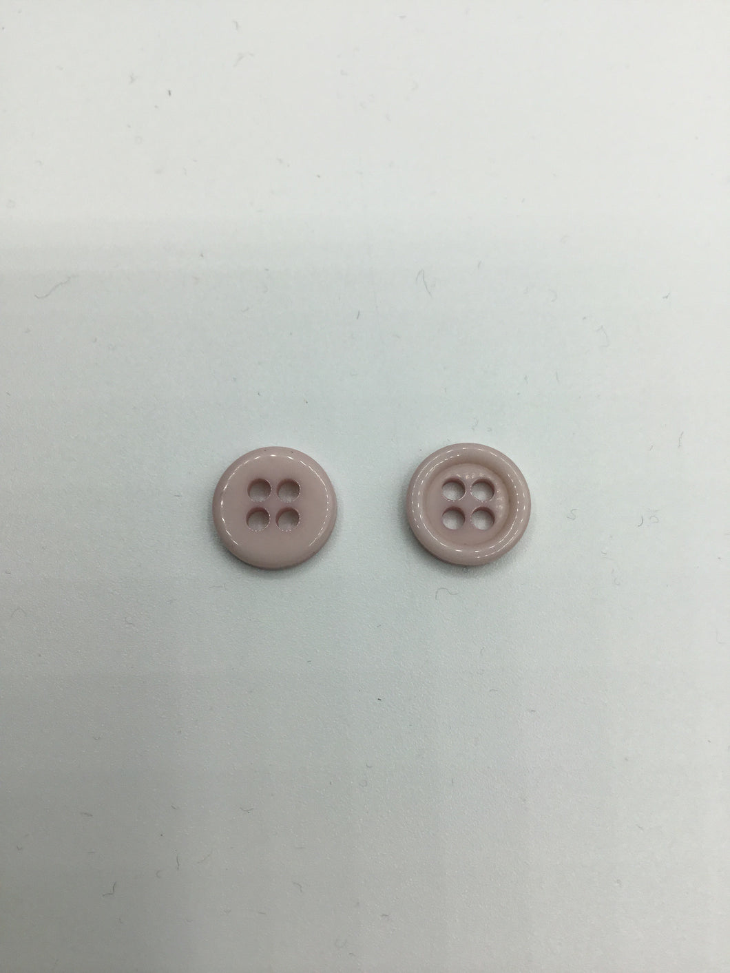 Plastic Buttons, Lilac (NBU0412)